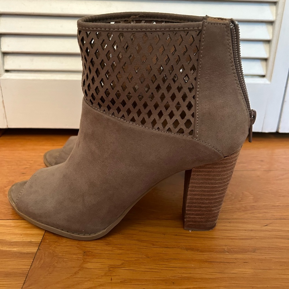 Report Booties - Picture 2 of 4